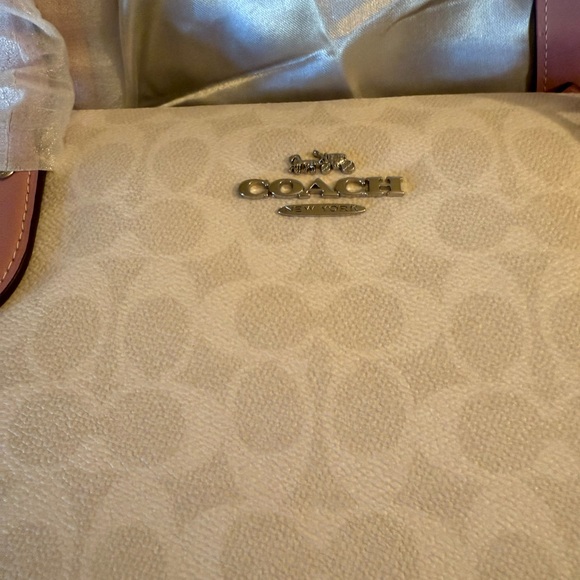 🎀 Coach NWT Chalk & MauveGallery Tote In Signature Canvas with Silver Hardware - Picture 6 of 9